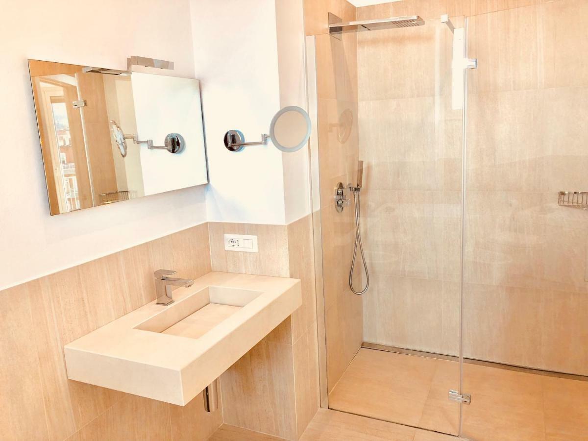 Appartamento Attico Palazzo di Vetro Luino Esterno foto